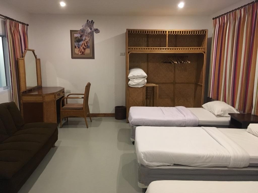 Albergue The Corner Transit Koh Samui